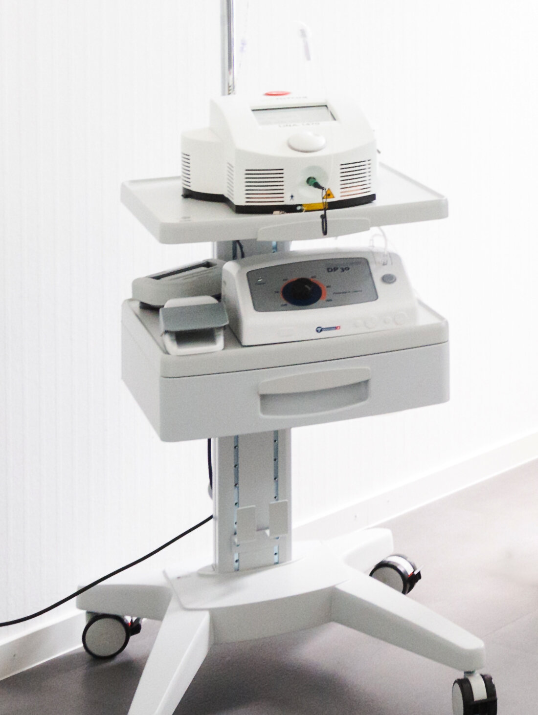 intros Medical Laser, Zubehör Gerätewagen vexiocart